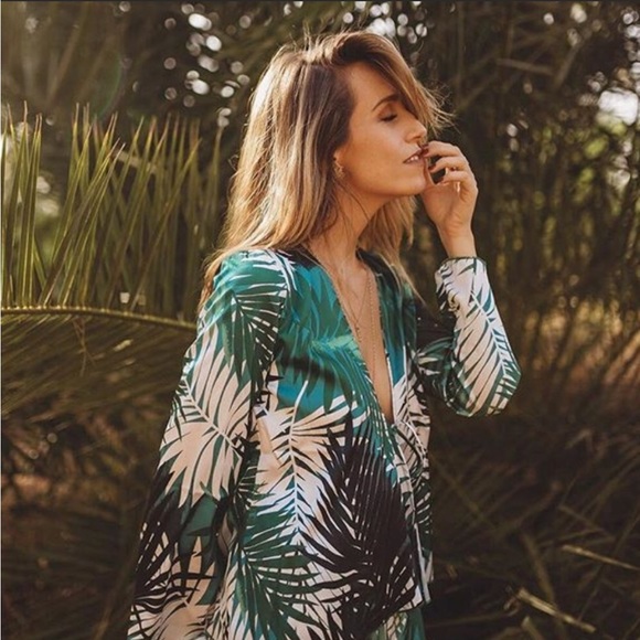 Never Fully Dressed Tropical wrap skirt and top set - Picture 4 of 6